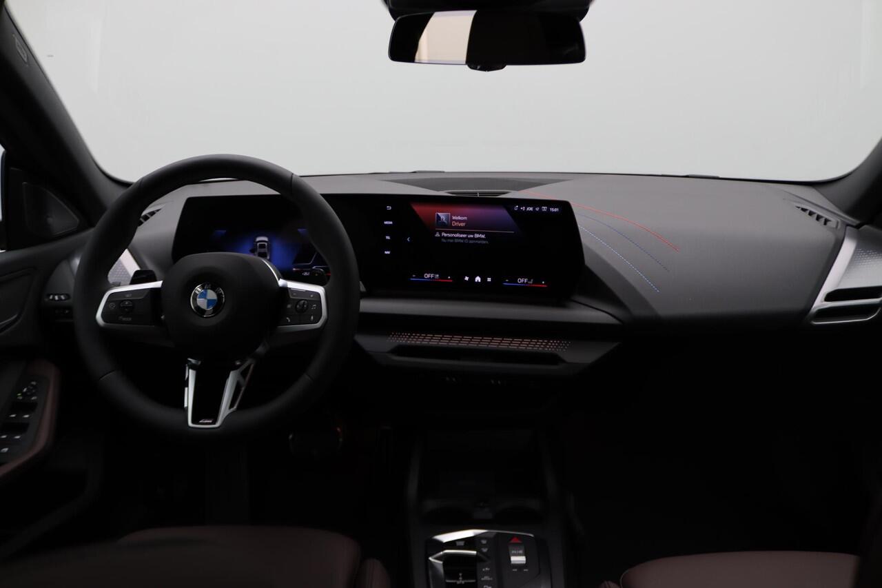 BMW 2-SERIE Gran Coupé 220 M Sportpakket | Premium Pack | Stuurwielrand Verwarmd | Comfort Access | Achteruitrijcamera | Panoramadak | Driving Assistant Plus | Harman Kardon | 19''