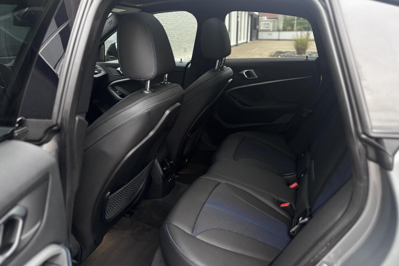 BMW 2-SERIE Gran Coupé 218i M-Sport | Panodak | Stoel + Stuurverwarming | Privacy Glas | 19'Inch | Adaptief LED