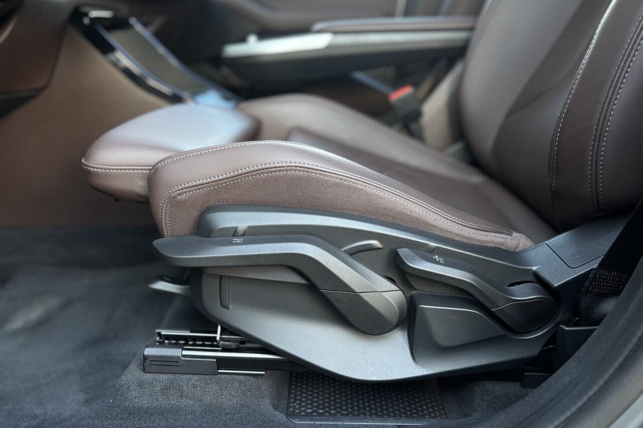 BMW 2-SERIE Active Tourer 218i M-Sport | Sportleder | Trekhaak | Comfort Access | Stoelverwarming | Adaptief M-Onderstel