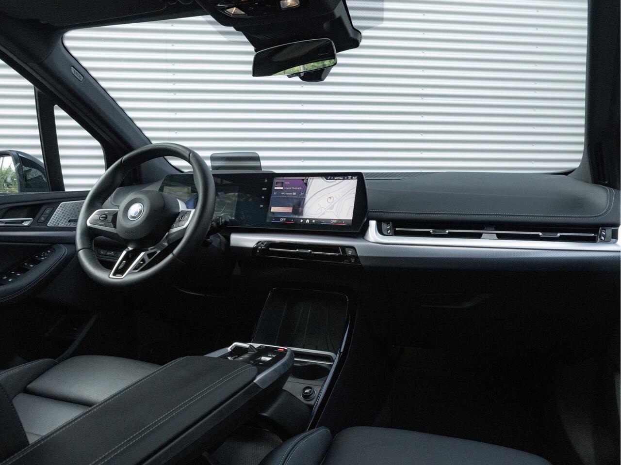 BMW 2-SERIE Active Tourer 225e xDrive - M-Sport - Pano - 360 Camera - Head-up