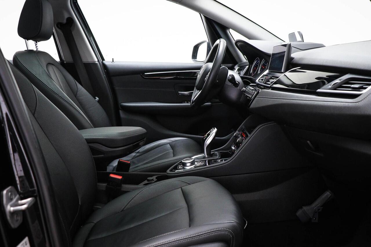 BMW 2-SERIE Active Tourer 218i High Executive Edition | PANORAMADAK | LEDER | STOELVERWARMING | CAMERA