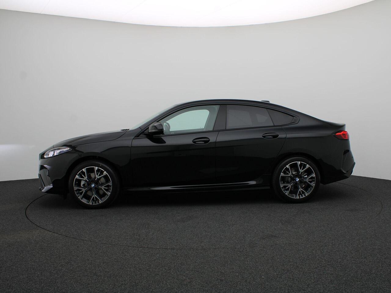 BMW 2-SERIE Gran Coupé 220 M Sportpakket | Premium Pack | Stuurwielrand Verwarmd | Achteruitrijcamera | Driving Assistant | 18''