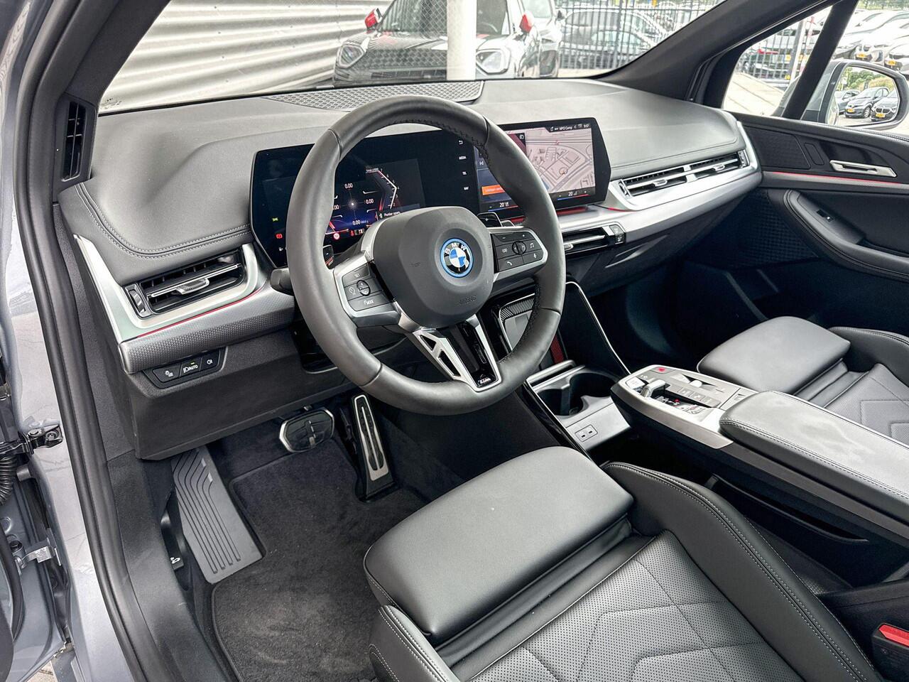 BMW 2-SERIE Active Tourer 225e xDrive M Sportpakket / Premium Pack / Travel Pack