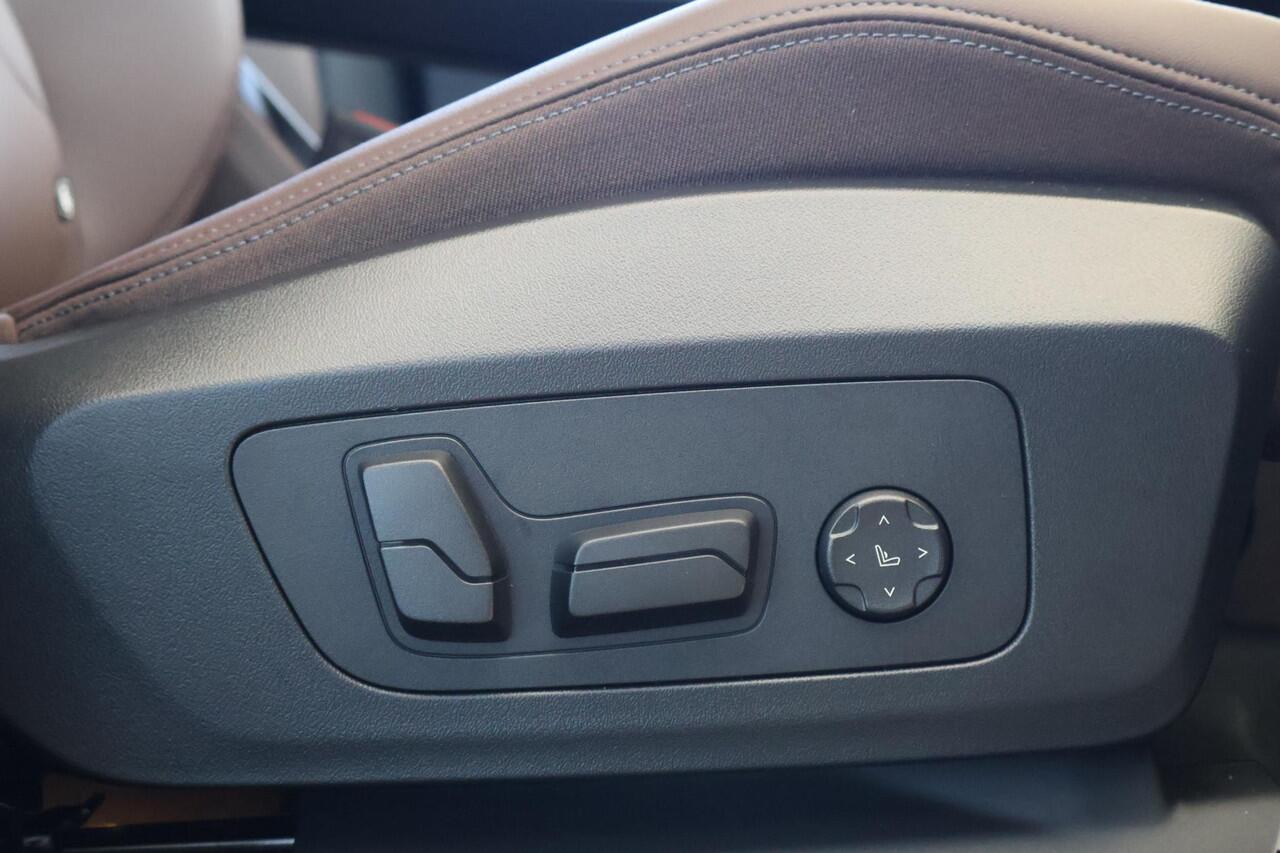 BMW 2-SERIE Active Tourer 225e xDrive | M Sportpakket | Stoelen Elektrisch Verstelbaar met Massage | Stuur- en stoelverwarming | Head-Up Display | Harman Kardon | Camera