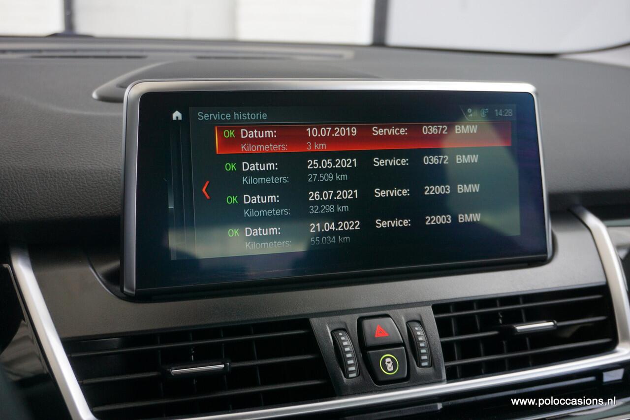 BMW 2-SERIE Active Tourer 218i Automaat | Sportinter | Headup | DAB+ | Leer