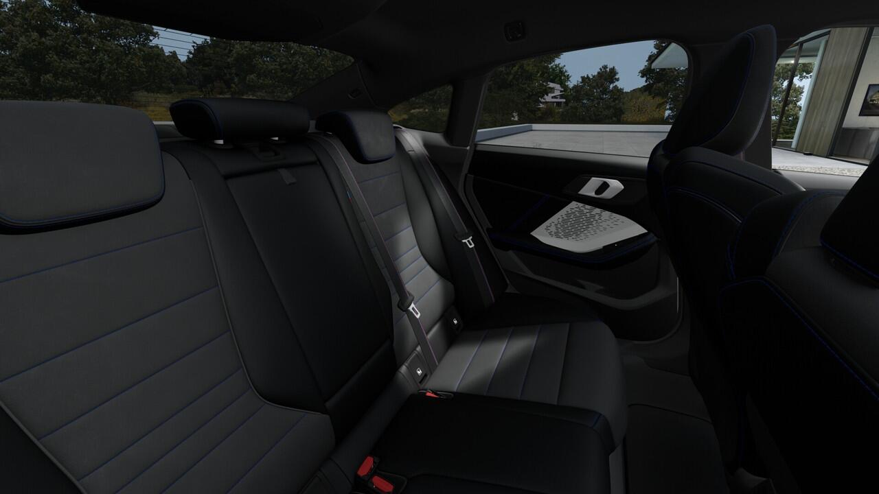 BMW 2-SERIE Gran Coupé 220 M Sport Automaat / Achteruitrijcamera / M Adaptief onderstel / Comfort Access / Adaptieve LED / Parking Assistant / Stoelverwarming