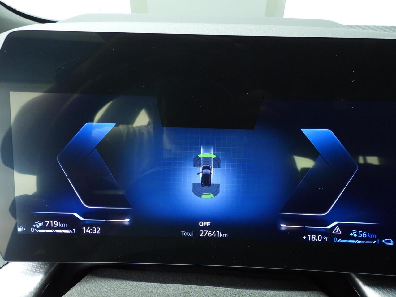 BMW 2-SERIE Active Tourer 230e xDrive | M-Sportpakket | LED | HUD | Active cruise | Sportstoelen | Keyles go | DAB | Harman-kardon sound | Alu 17 inch