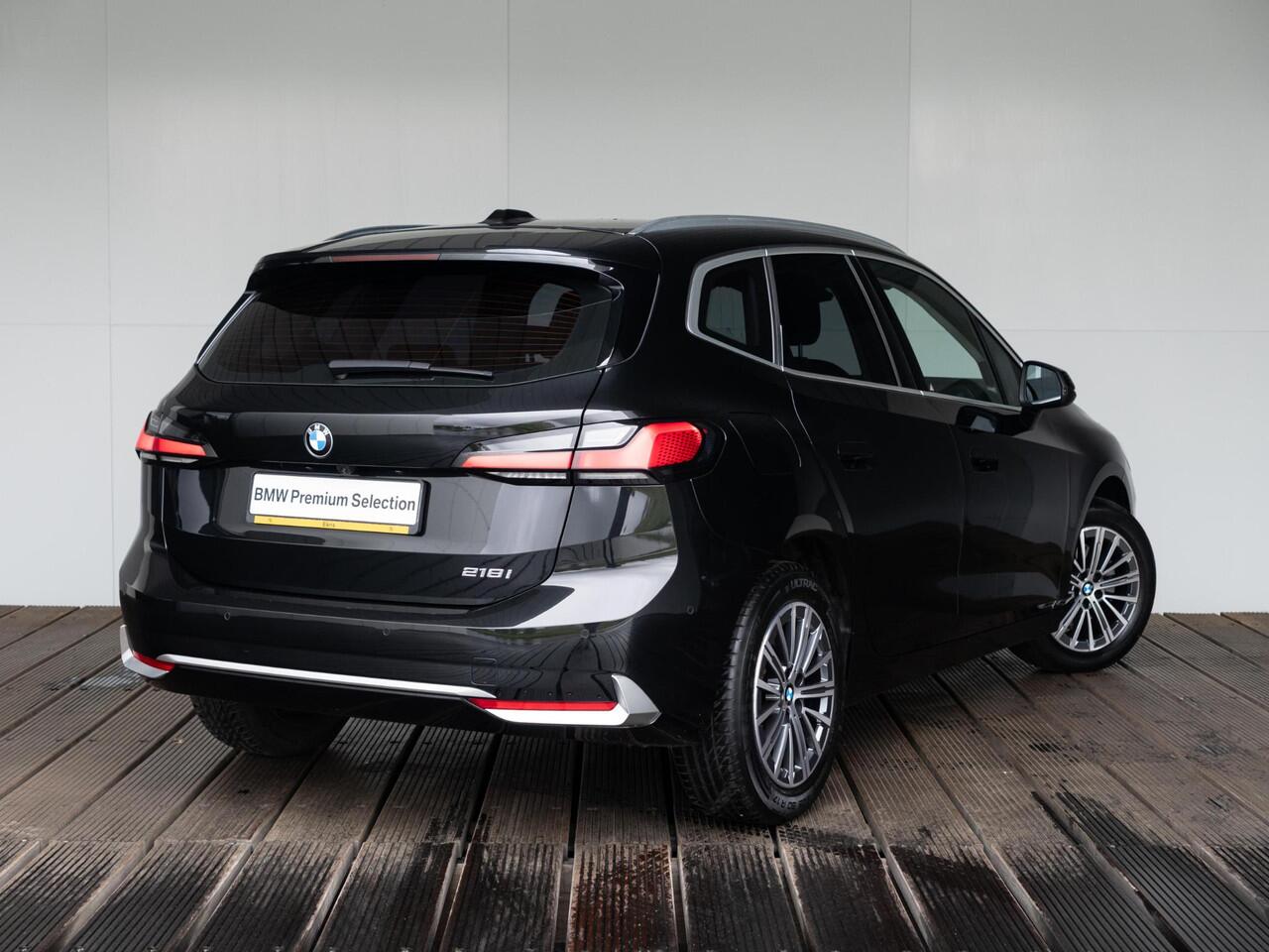 BMW 2-SERIE Active Tourer 218i | Premium Pack | Comfort Pack | Comfort Access | Achteruitrijcamera | Stoelverwarming | Parking Assistant | 17''