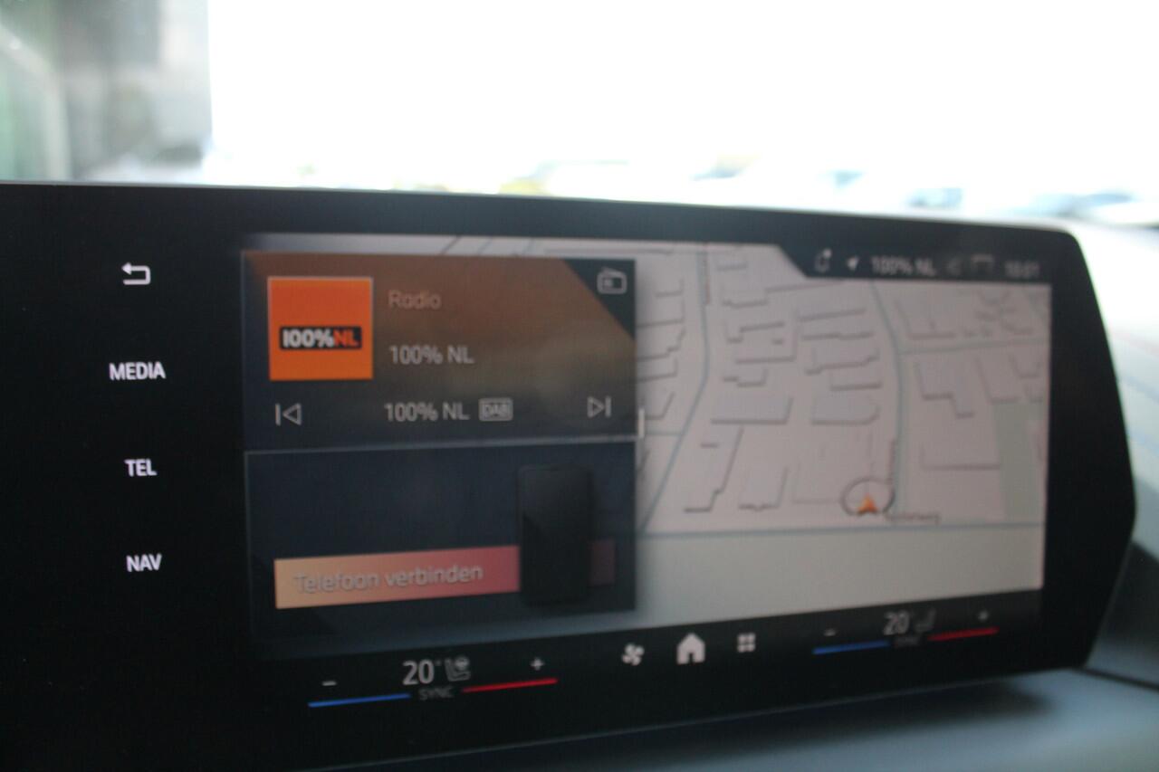 BMW 2-SERIE Gran Coupé 220 M Sport Automaat / Sportstoelen / Achteruitrijcamera / Comfort Access / M Adaptief onderstel / Adaptieve LED / Parking Assistant