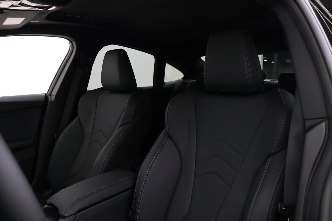 BMW 2-SERIE Gran Coupé 220 M Sport Automaat / Sportstoelen / Achteruitrijcamera / Adaptieve LED / M Adaptief onderstel / Comfort Access / Parking Assistant / Stoelverwarming