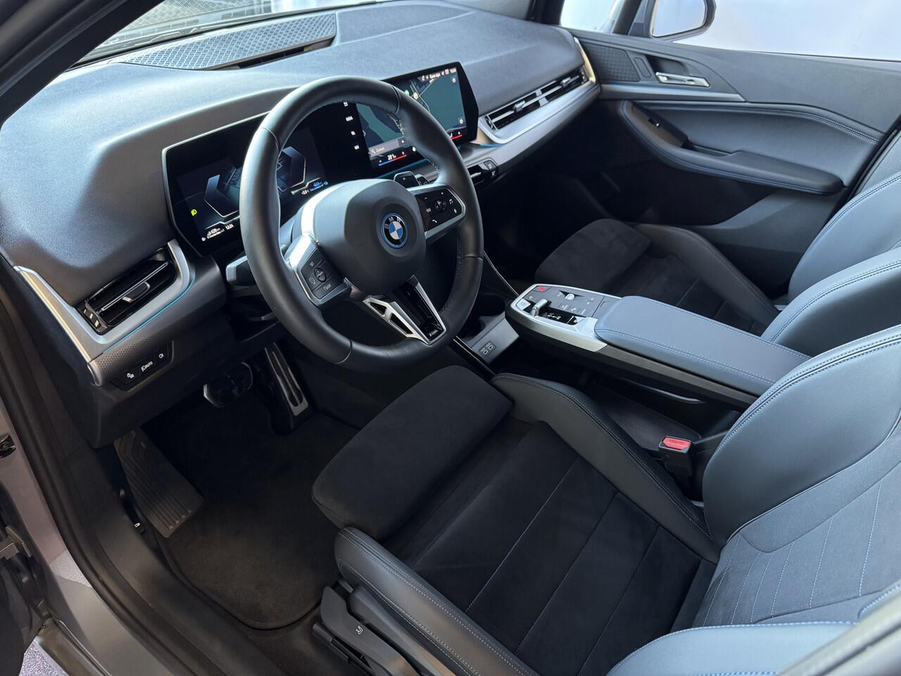 BMW 2-SERIE Active Tourer 230E TREKHAAK LED ELEK.KLEP CAMERA M-SPORT AWD 4X4 4WD M-Sportpakket PHEV ? Top Auto's. Al 30 Jaar uw Bmw Specialist in , BMW M / M Sport / PHEV / HEV / Hybrid / Mhev / 25e / 30e / xDrive25e // xDrive30e / sDrive18i / sDrive20i / sDrive23i