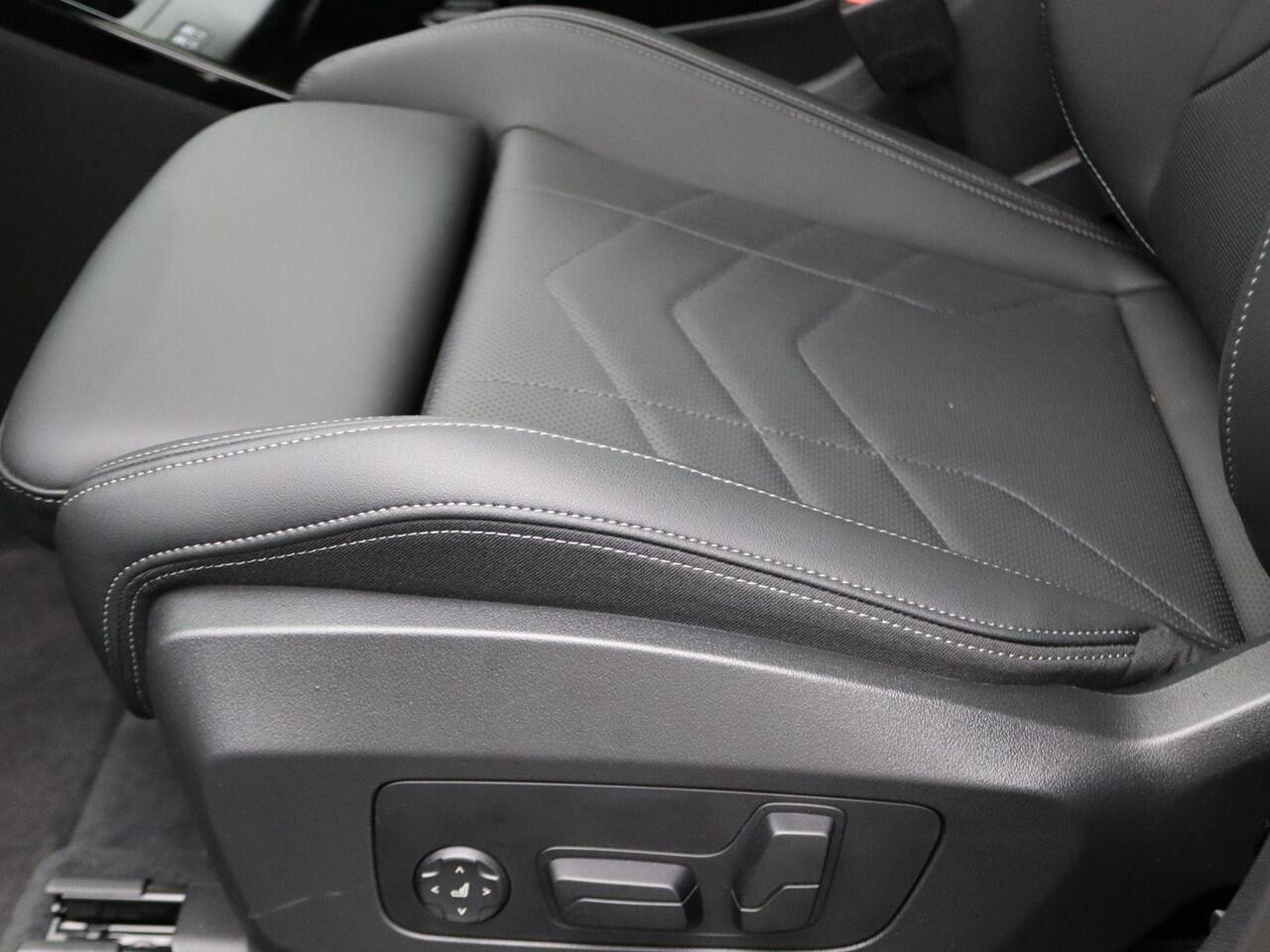 BMW 2-SERIE Active Tourer 225e xDrive M Sportpakket | Premium Pack | Comfort Pack | Travel Pack | Stuurwielrand Verwarmd | Trekhaak | Panoramadak | Elektrisch Verstelbare Sportstoelen | Driving Assistant Plus | Harman Kardon | 18''