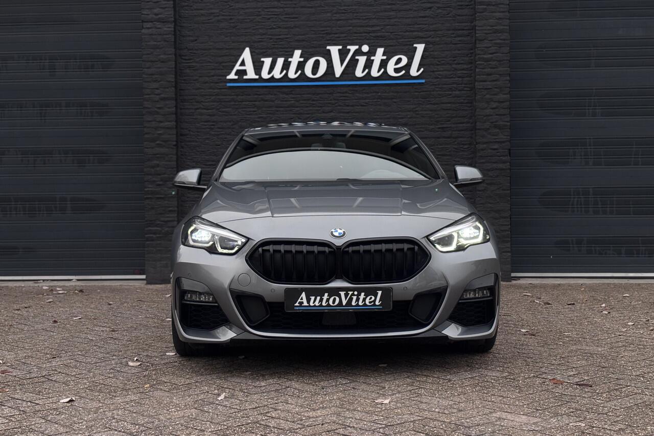 BMW 2-SERIE Gran Coupé 218i M-Sport | Panodak | Stoel + Stuurverwarming | Privacy Glas | 19'Inch | Adaptief LED