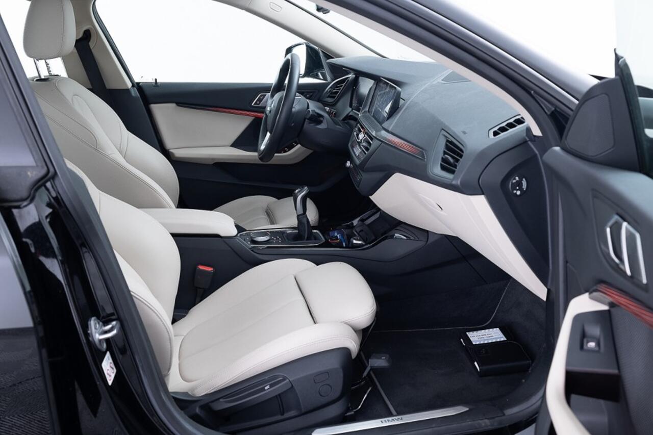 BMW 2-SERIE 218 Gran Coupé i Executive Edition | LEDER | Full LED ? 1e Eigenaar