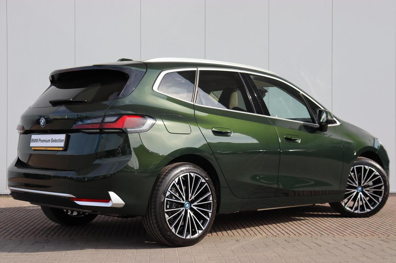 BMW 2-SERIE Active Tourer 225e xDrive Premium Pack/ Comfort Pack/ Travel Pack/ Panoramadak/ Verwarmd Stuurwiel/ Comfort Acces/ Elektrische Trekhaak/