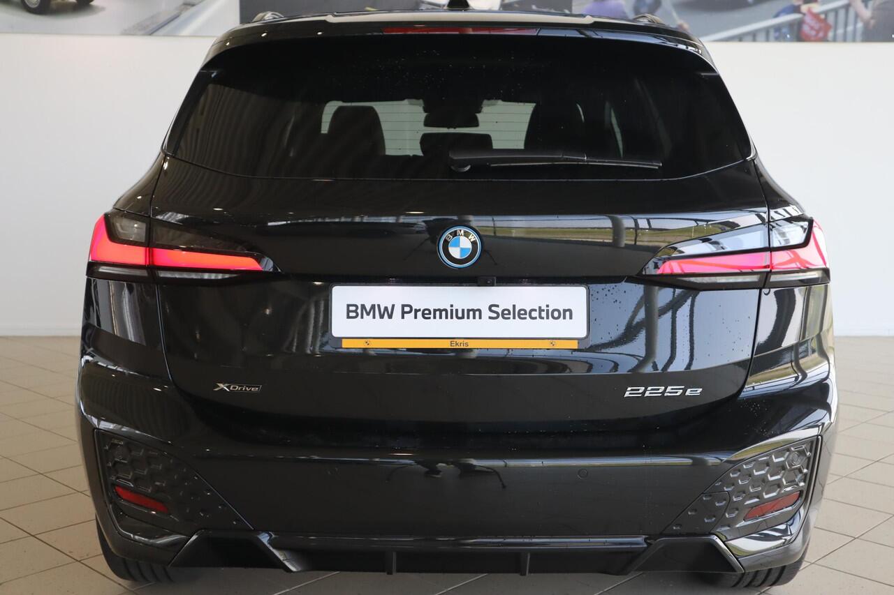 BMW 2-SERIE Active Tourer 225e xDrive M Sportpakket | Premium Pack | Stoelen pakket | Elektr. Trekhaak | Ekris Selection