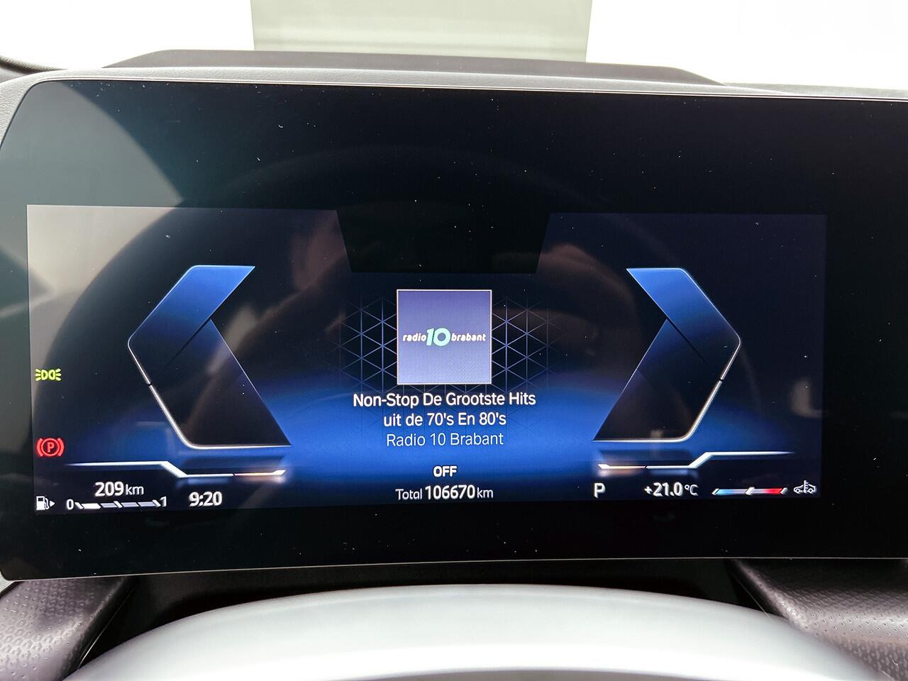 BMW 2-SERIE Active Tourer 220i / Navigatie / Leder / Head up display / Elec. stoelen