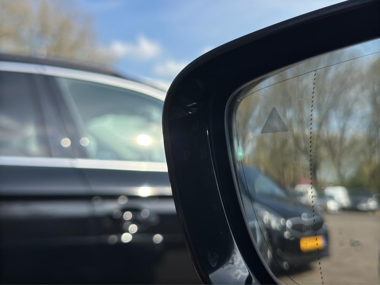 BMW 3-SERIE Touring 320e High Executive M-Sport | Head-Up | 19'' | Laser LED | Half leder |