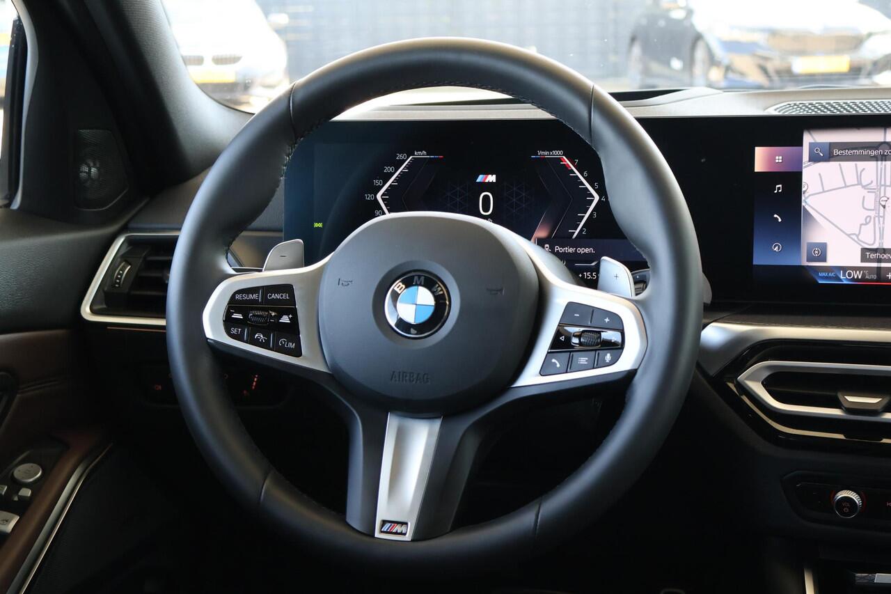 BMW 3-SERIE Touring 330i xDrive | M Sportpakket | Innovation Pack | Travel Pack