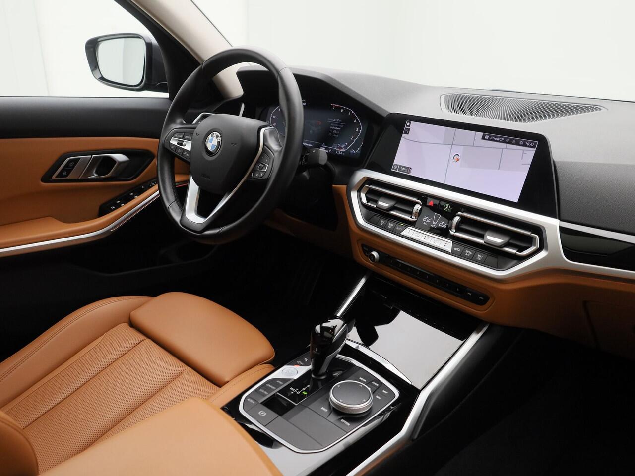 BMW 3-SERIE 320i Business Edition Plus Sport | SCHUIFDAK | CARPLAY