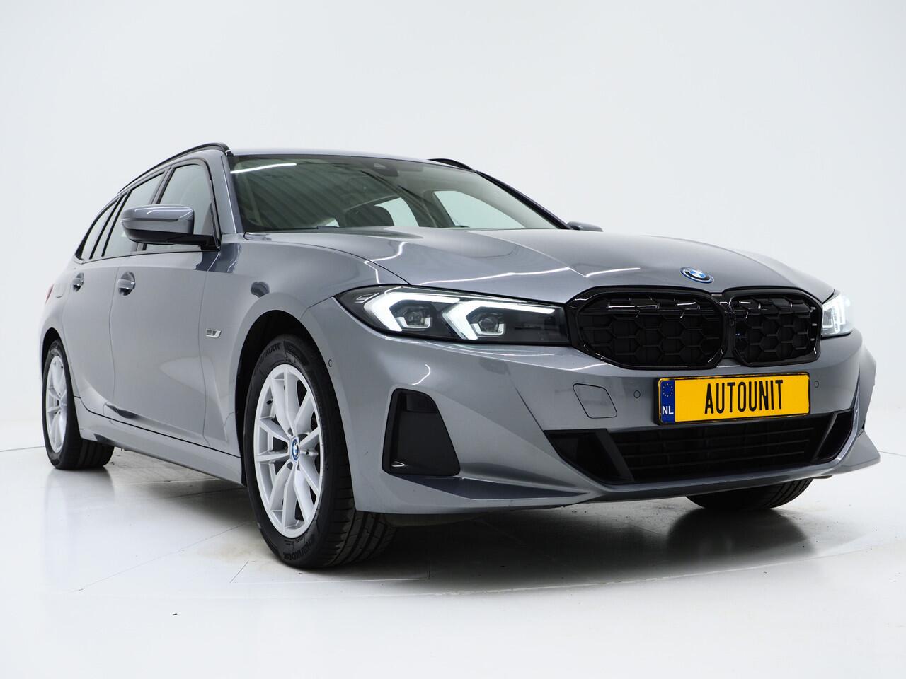 BMW 3-SERIE Touring 320e LCI Shadow Line | Nieuw Model | Keyless | Camera | Dodehoekdetectie | Widescreen | Carplay | Cruise | DAB | LED