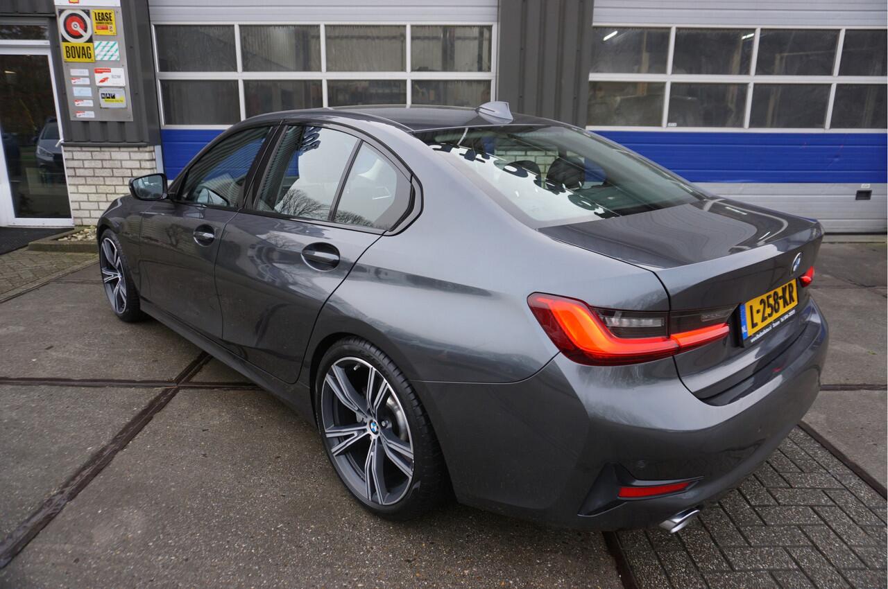 BMW 3-SERIE 330i High Executive Automaat