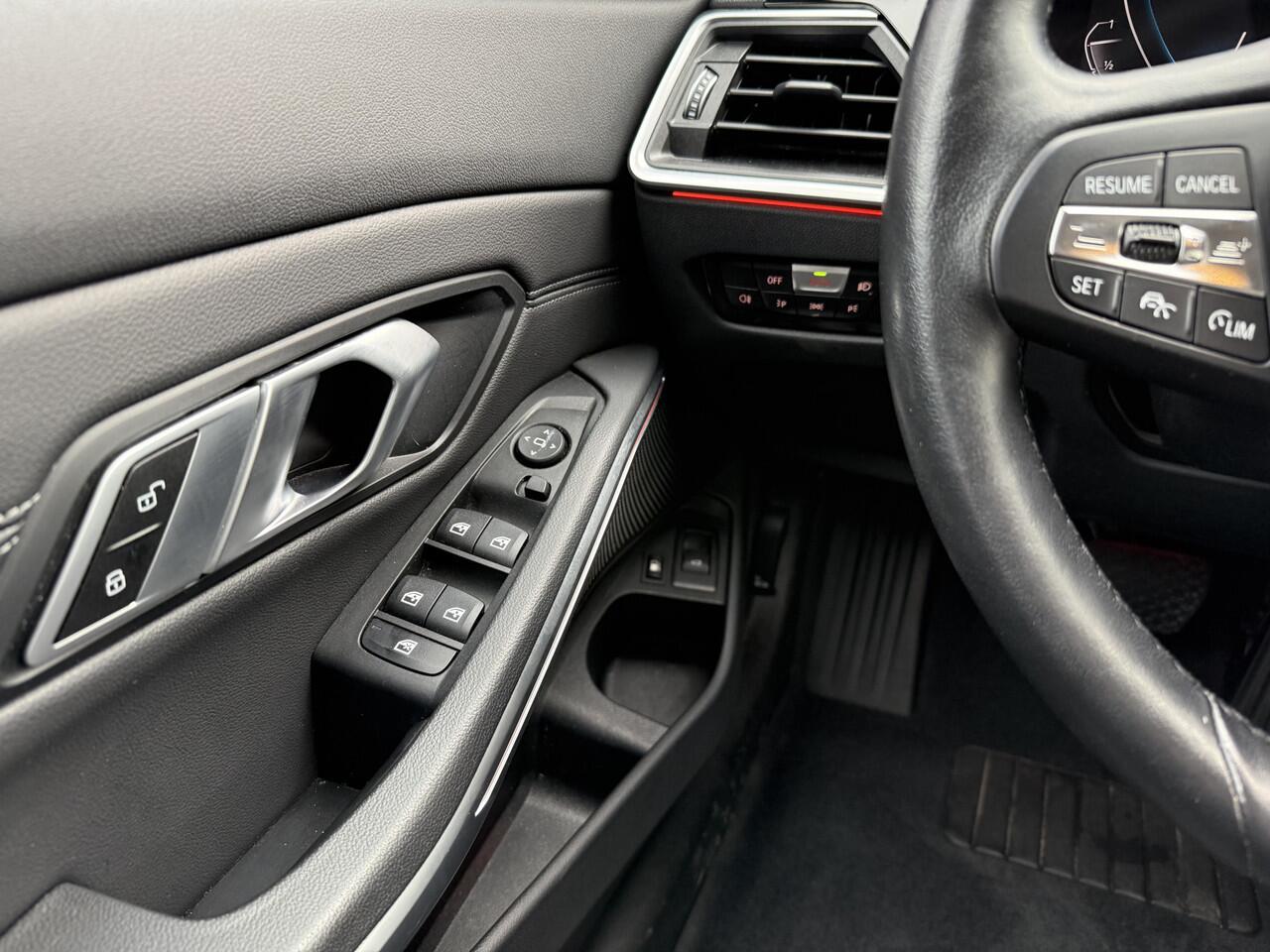 BMW 3-SERIE Touring 330e Business Edition+, Trekhaak | Navi+