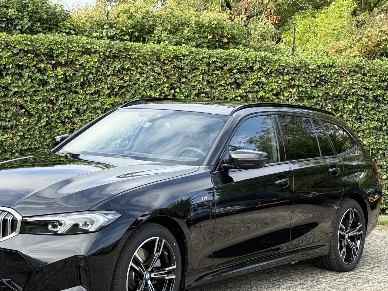 BMW 3-SERIE Touring 330e | M-Sport | Panorama | Camera | Getint Glas | HiFi | Elek. Trekhaak