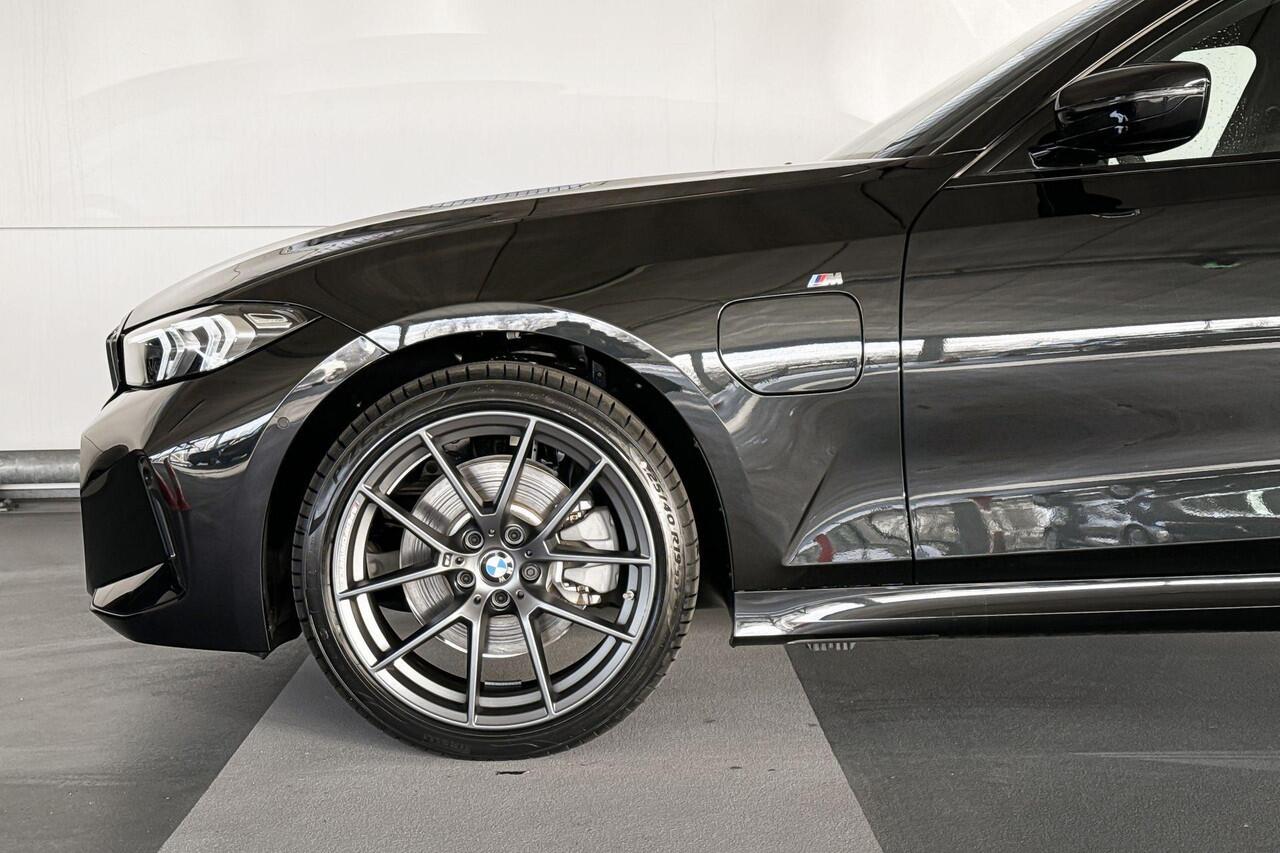 BMW 3-SERIE Sedan 320e | Selections | M Sportpakket | Trekhaak met elektrisch wegklapbare kogel |