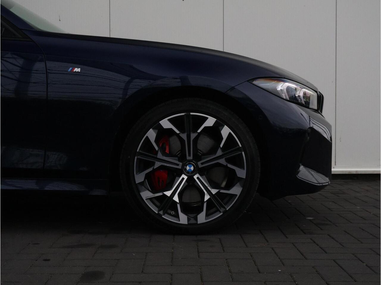 BMW 3-SERIE Touring 330e M Sportpakket Pro/ Stuurwiel verwarming/ Comfort Access/ Elektrische Trekhaak/ panoramadak/ Sportstoelen/ Stoelverwarming/ Active Cruise Control/ Harman Kardon