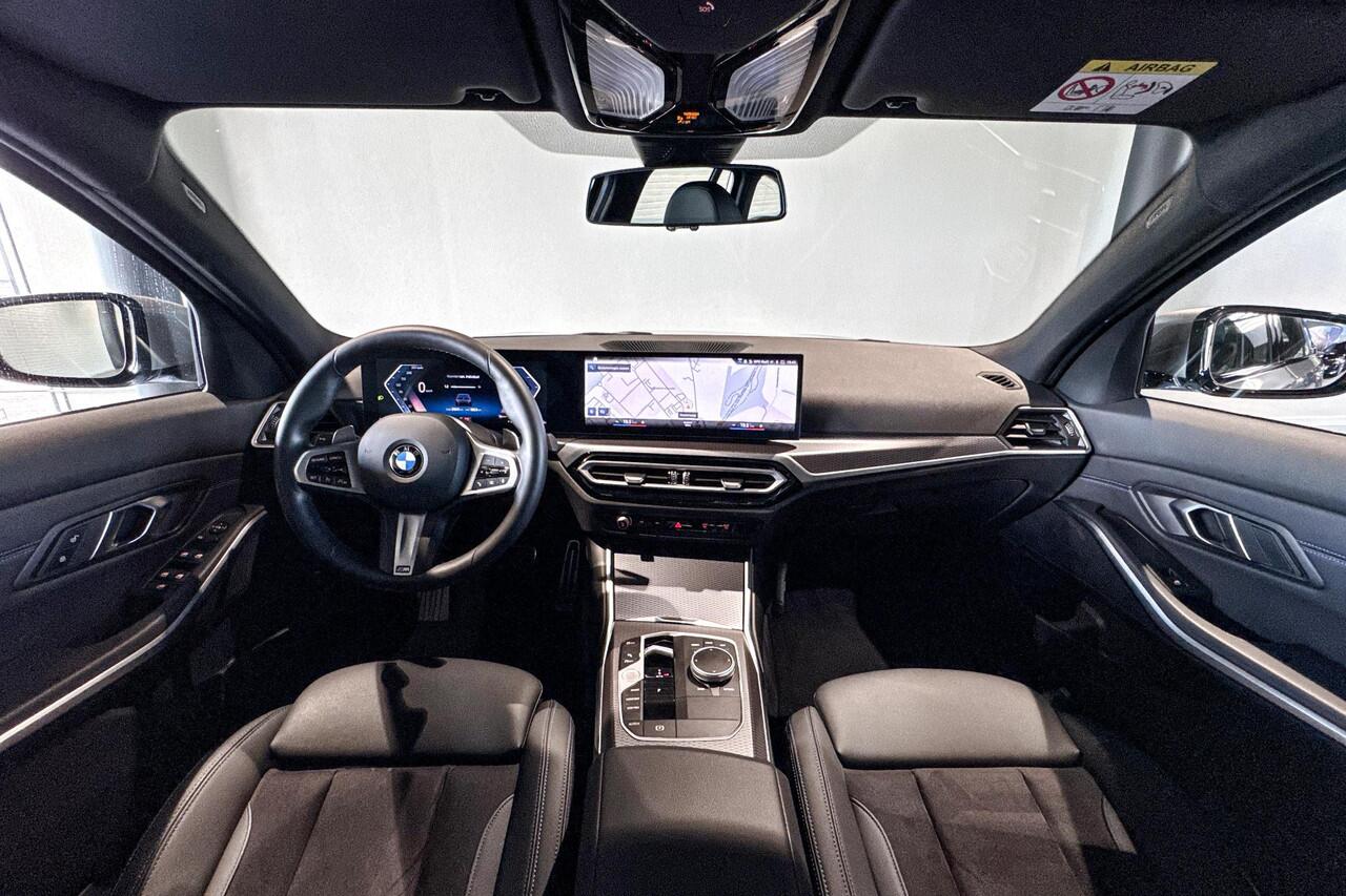 BMW 3-SERIE Touring 318i | M Sport | Stoelverwarming | Achteruitrijcamera | Trekhaak |