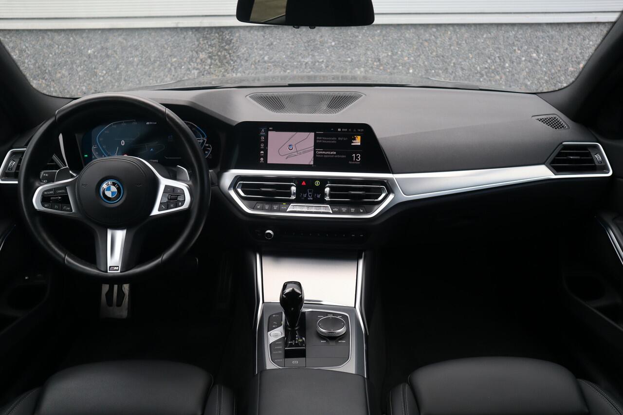 BMW 3-SERIE Touring M-Sport SOH 93% / Hifi / Stoelverwarming / 18inch / Sportstoelen /