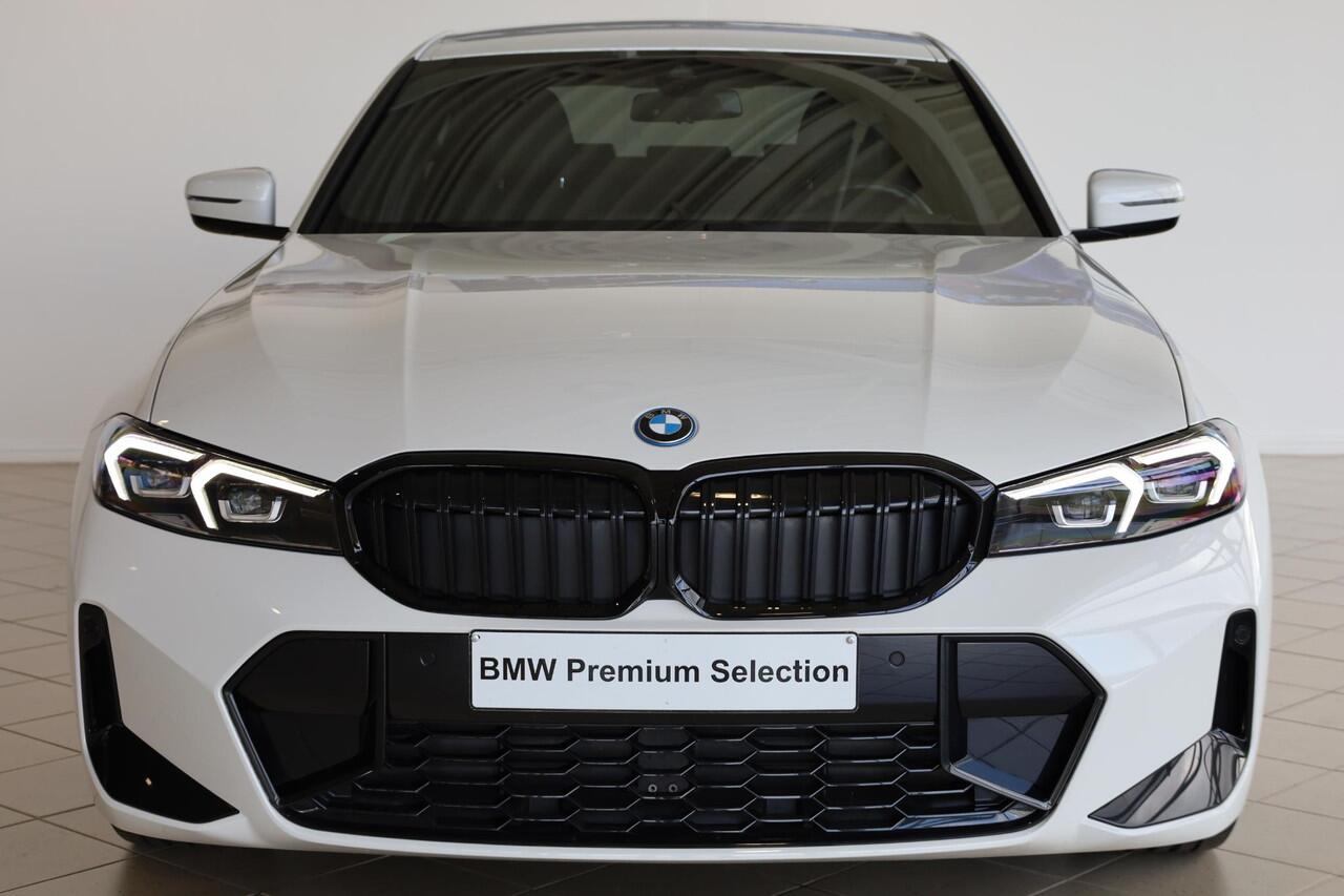 BMW 3-SERIE Sedan 330e M Sportpakket
