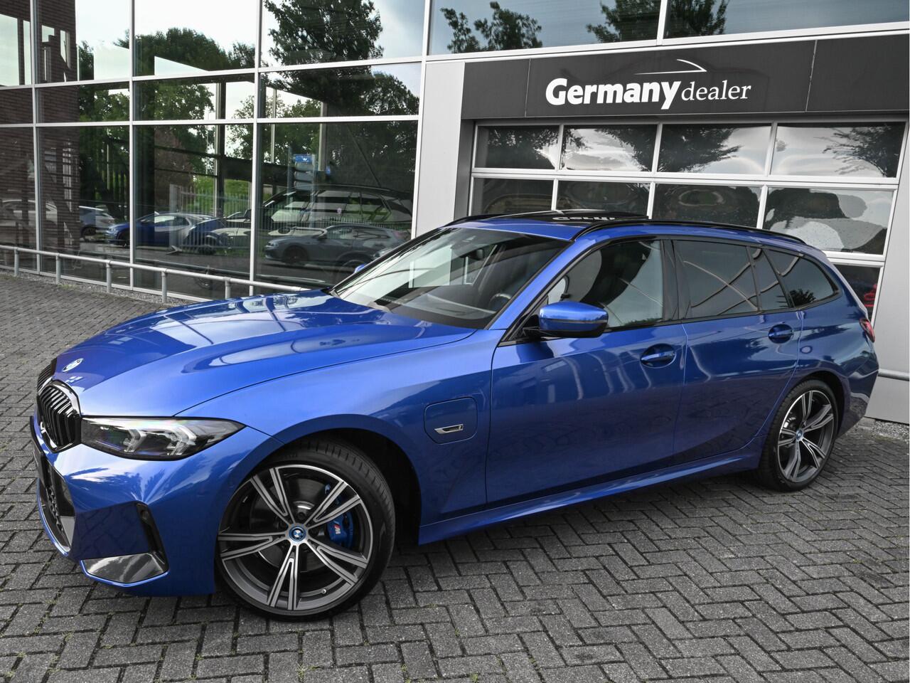 BMW 3-SERIE Touring 330e xDrive 292pk M-Sport-Pro Pano HUD E-Zetels ACC M-Rem Widescreen Hifi VOL!