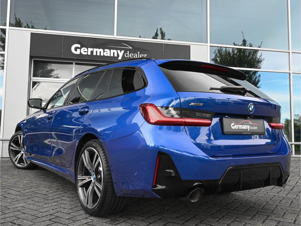 BMW 3-SERIE Touring 330e xDrive 292pk M-Sport-Pro Pano HUD E-Zetels ACC M-Rem Widescreen Hifi VOL!