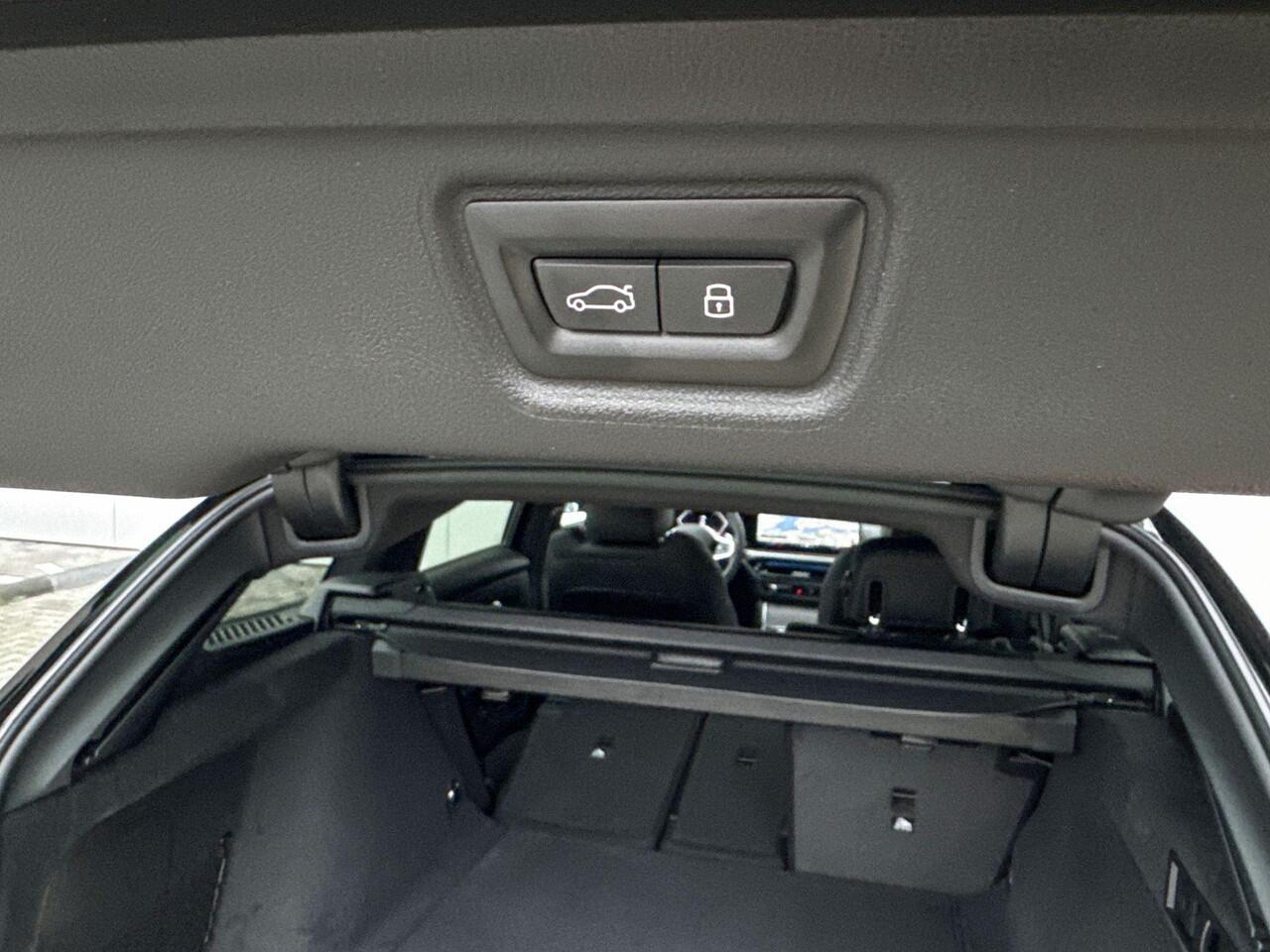 BMW 3-SERIE Touring 318i | M Sport | Trekhaak