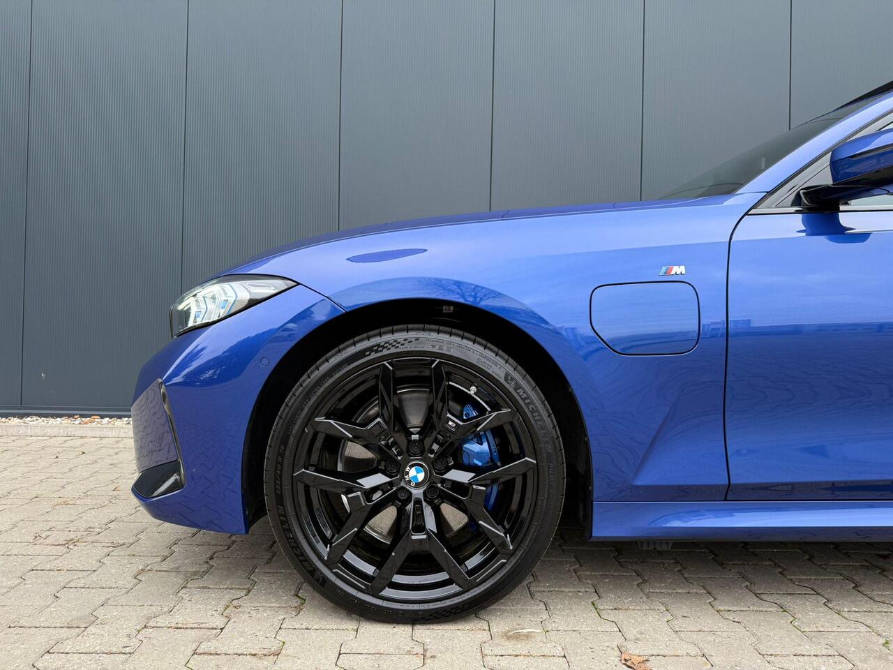 BMW 3-SERIE Touring 330e xDrive M-sport pano tr.hk H&K 19 inch