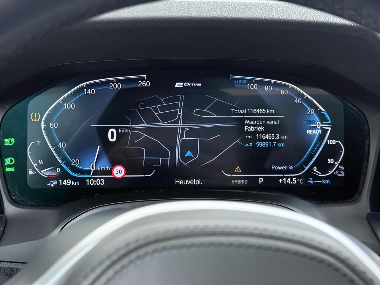 BMW 3-SERIE Touring 330e X-Drive | M pakket | Leder | Panoramadak | PHEV