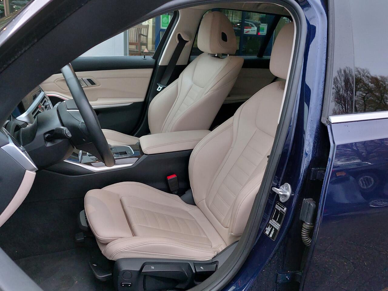 BMW 3-SERIE Touring 320i 184pk Automaat High Executive Individual | Origineel NL | Navi | Apple Carplay | Adap.Cruise | Leder+Verwarmd | Dodehoek+Rijstrooksensor | Pdc V+A+Assist+360 Camera | Privacy Glass