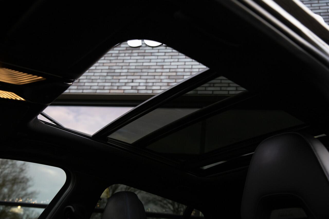 BMW 3-SERIE Touring 330i High Executive Edition , M Supersportstoelen, BMW Individual velgen, Panoramadak, Harman&Kardon, 360-camera,