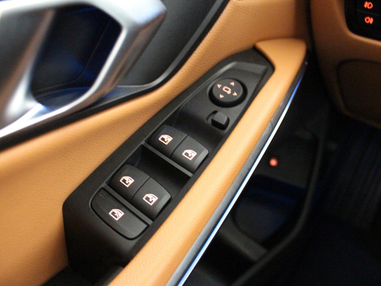 BMW 3-SERIE 330e eDrive Edition | Navi | Carplay | Leer | Cruise | PDC V+A | *