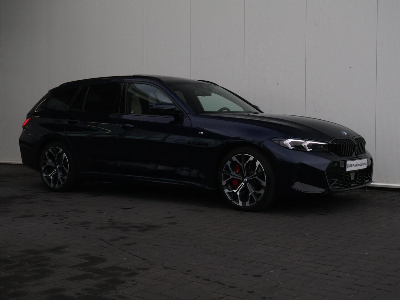 BMW 3-SERIE Touring 330e M Sportpakket Pro/ Stuurwiel verwarming/ Comfort Access/ Elektrische Trekhaak/ panoramadak/ Sportstoelen/ Stoelverwarming/ Active Cruise Control/ Harman Kardon