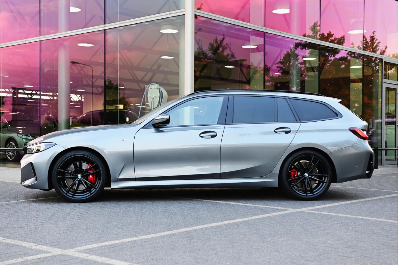 BMW 3-SERIE Touring 330i M Sport Automaat / Panoramadak / Sportstoelen / Adaptieve LED / Achteruitrijcamera / M Sportonderstel / Parking Assistant / Live Cockpit Professional