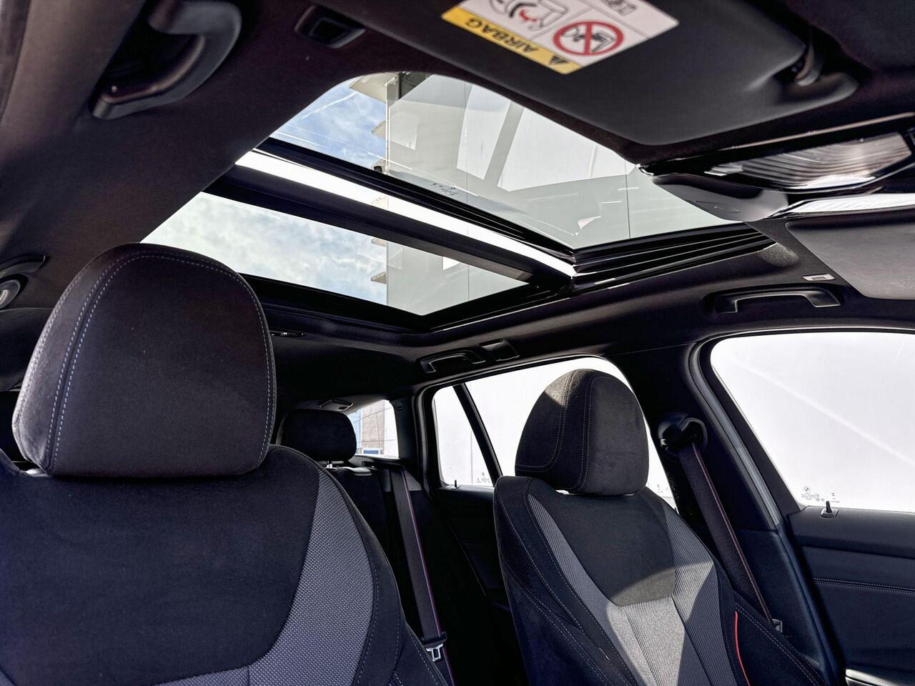 BMW 3-SERIE Touring 330e xDrive Harman Kardon audio / Glazen dak / 19 inch / Achteruitrij Camera