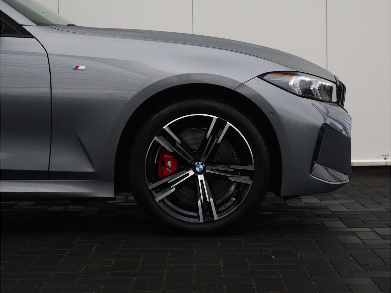 BMW 3-SERIE Touring 330e M-Sportpakket Pro / HIFI / Stoelverwarming / Comfort Access / Extra Getint Glas /