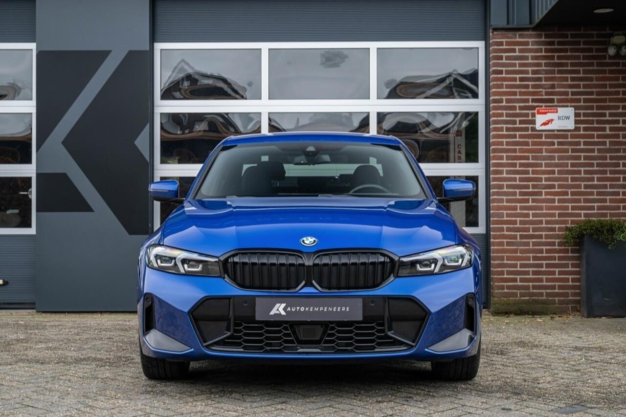 BMW 3-SERIE 330e xDrive M Sport | Shadow | Harman/Kardon | Keyless | Memory | Camera | Elek. trekhaak | ACC | 19' inch |