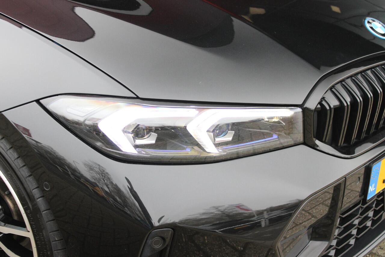 BMW 3-SERIE 330e 292PK xDRIVE | PANORAMISCH SCHUIF/KANTEL DAK | M-SPORT PRO-PAKKET | M-SPORT REMMEN UITGEVOERD IN DONKERBLAUW MET M LOGO | BMW LIVE COCKPIT PROFESSIONAL | CURVED DISPLAY |DRIVING ASSISTANT INCL. HEAD-UP DISPLAY | PARKING ASSIST INCL. ACHTERUITRIJCAMER