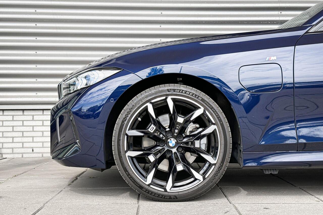 BMW 3-SERIE Touring 330e M Sportpakket / Innovation Pack / Comfort Pack