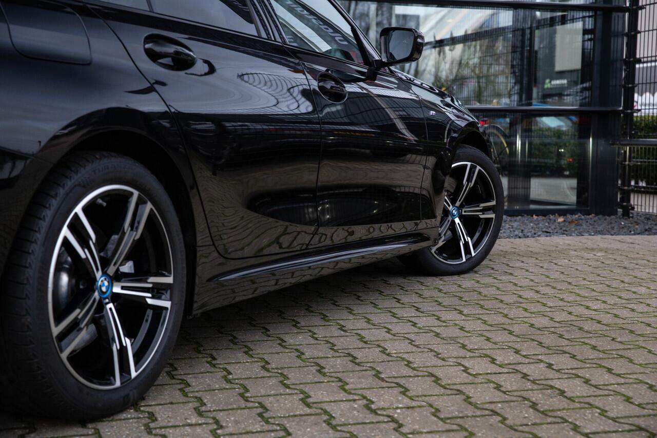 BMW 3-SERIE Touring 330e xDrive , Super sportstoelen, Panoramadak, Adap. cruise,