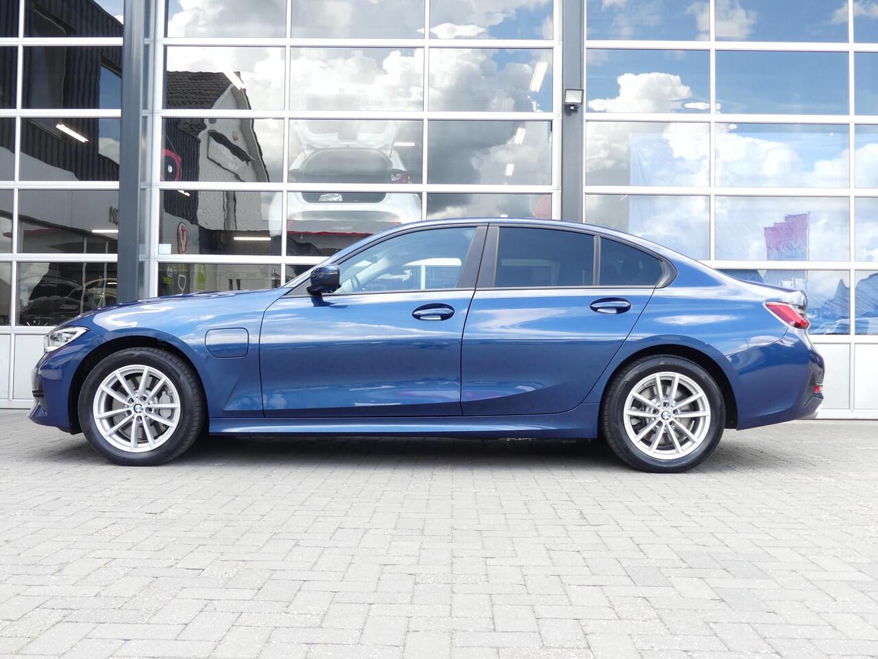 BMW 3-SERIE 330e xDrive *t/m 10de bouwjaar garantie!